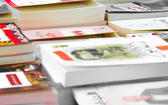 강사가 되려면 책을 써야 한다 a stack of books